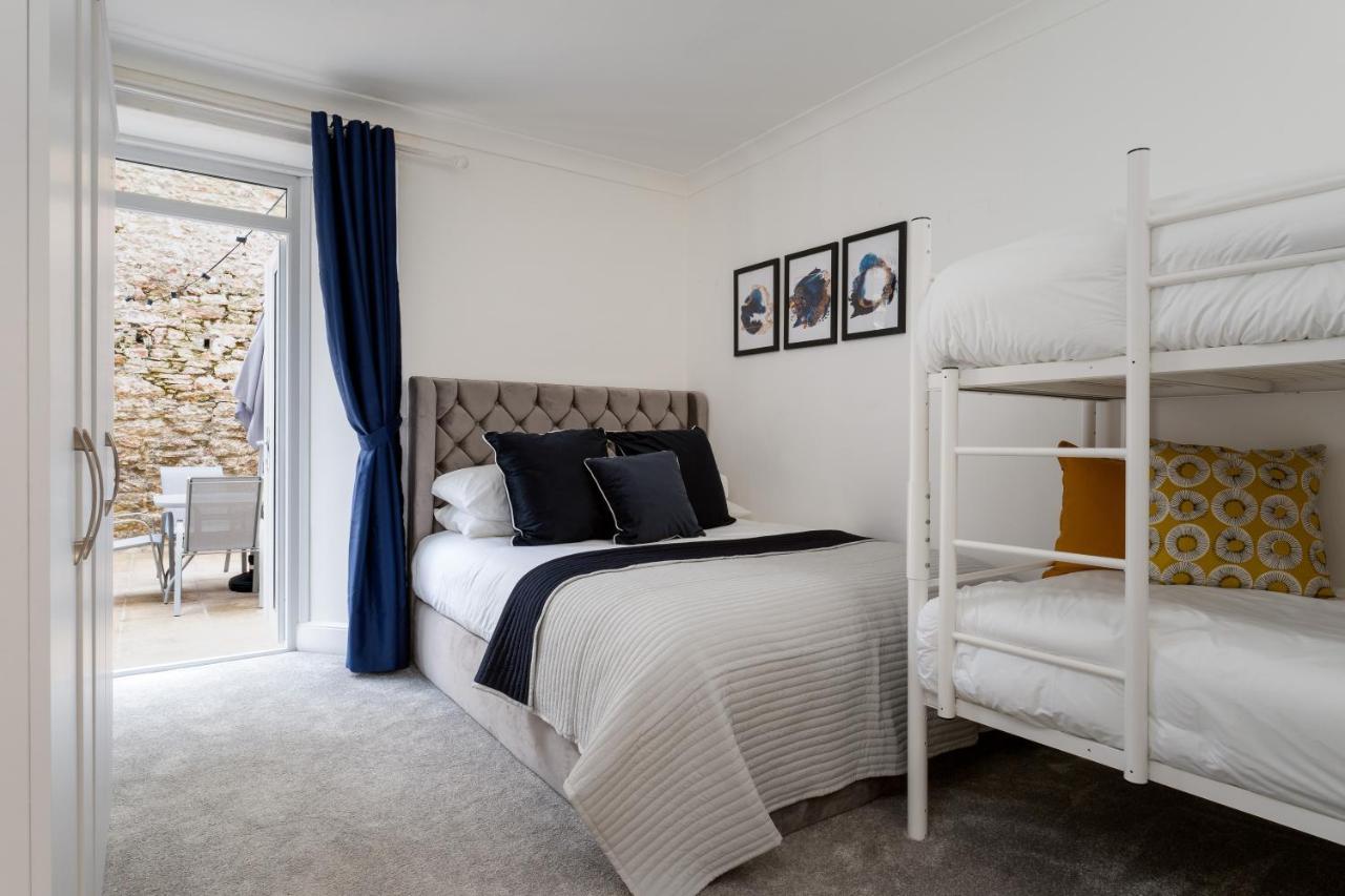 Near Beach, Torquay Heights Modern Apartments, Pet Friendly Room photo