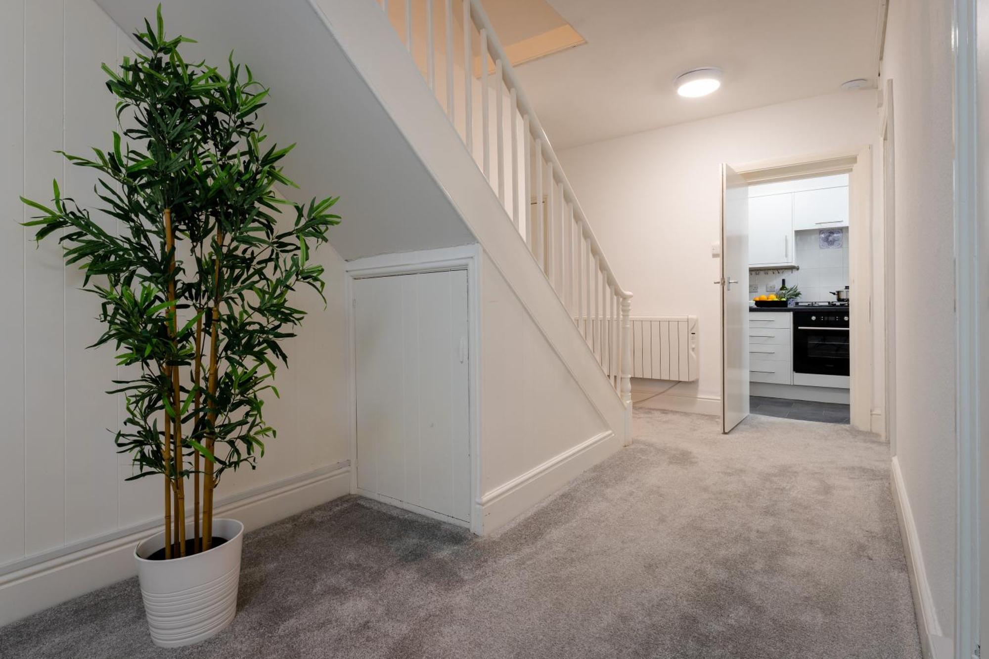 Near Beach, Torquay Heights Modern Apartments, Pet Friendly Room photo