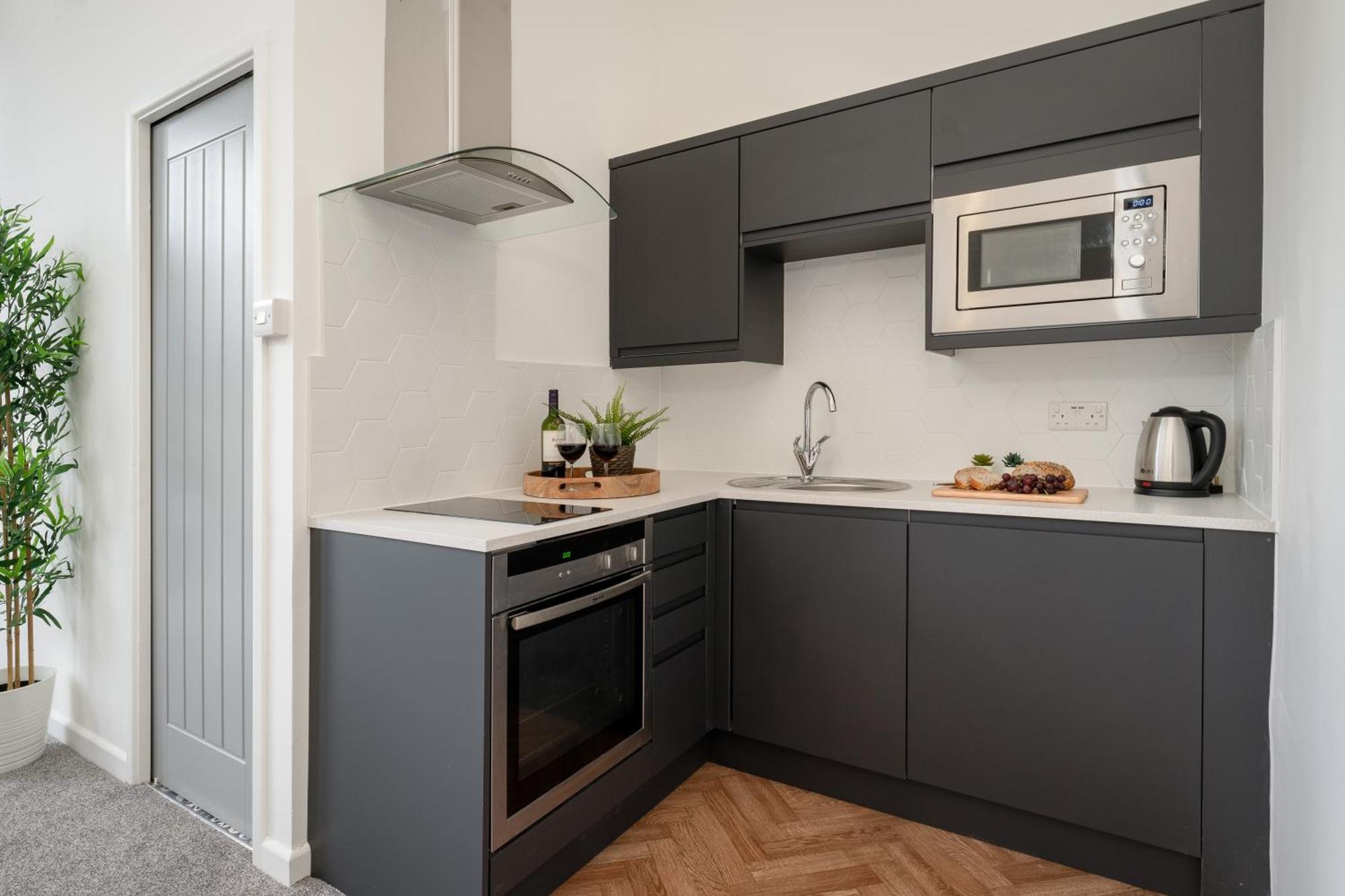 Near Beach, Torquay Heights Modern Apartments, Pet Friendly Room photo